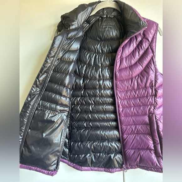 Bernardo Packable Goose Down Vest Small Purple Plum Quilted Zip Front Pockets - Picture 4 of 8